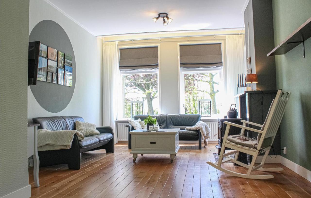 Gorgeous Home In Scharendijke With Kitchen ภายนอก รูปภาพ